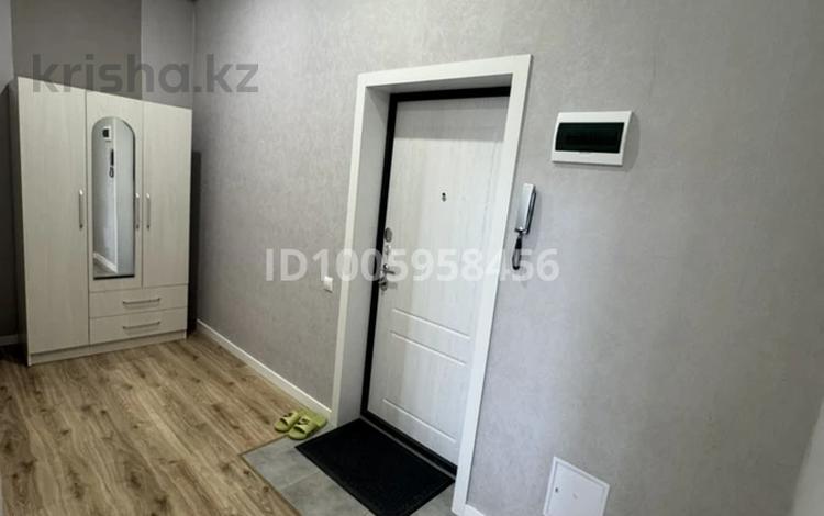 1-комнатная квартира · 45 м² · 13/18 этаж, Т. Шевченко 4А за 250 000 ₸ в Астане, Сарыарка р-н — фото 2