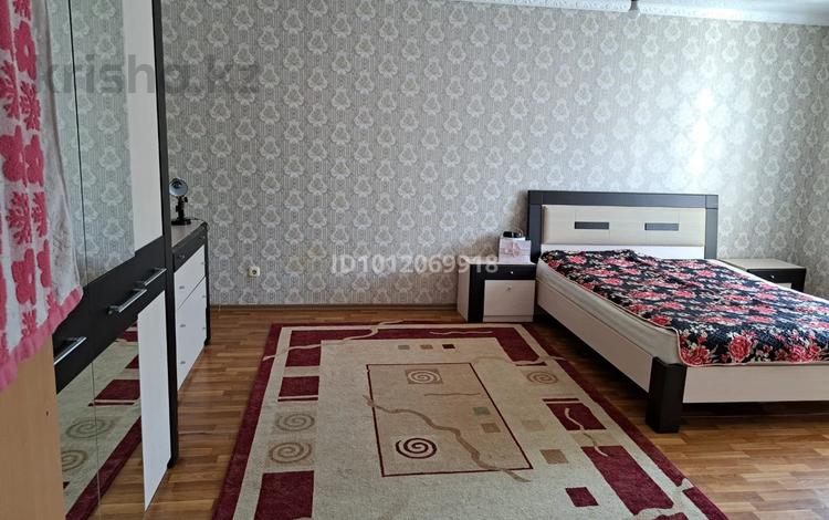 3-комнатная квартира · 85 м² · 5/5 этаж, мкр Кадыра Мырза-Али 4 за 28 млн ₸ в Уральске — фото 2