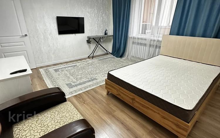 2-комнатная квартира · 56 м² · 8/14 этаж, мкр Самал-1 19 — Жолдасбекова за 500 000 ₸ в Алматы, Медеуский р-н — фото 2