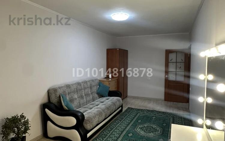 1-комнатная квартира · 40 м² · 11/12 этаж, 15 микрорайон 20 за 130 000 ₸ в Семее — фото 2