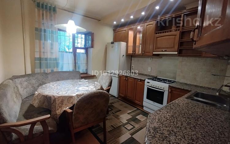 3-комнатная квартира · 67 м² · 1/5 этаж, Короленко 8 — Угол ул.Радостовца за 300 000 ₸ в Алматы, Бостандыкский р-н — фото 2