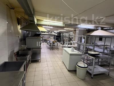 Свободное назначение, офисы, магазины и бутики, склады, общепит, салоны красоты, фитнес и спорт, медцентры и аптеки, образование, развлечения, конференц-залы, кабинеты и рабочие места, студии · 200 м² за 2 млн ₸ в Астане, Есильский р-н