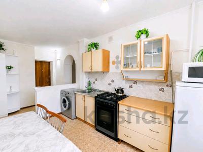 2-комнатная квартира · 70 м² · 4/9 этаж, Абая 108 — Абая 108, сити центр за 16 000 ₸ в Уральске