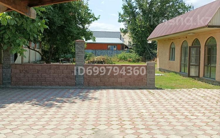 Отдельный дом · 4 комнаты · 100 м² · 16 сот., Абая 18 за 95 млн 〒 в Абае — фото 2