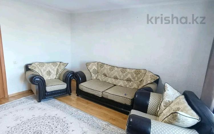 3-комнатная квартира · 85 м² · 2/5 этаж, Кабанбай батыр 105/1 за 300 000 ₸ в Астане, Есильский р-н — фото 2
