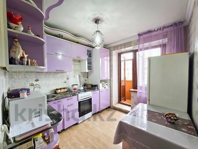 Продажа квартир в Жетысу обл.: 3-комнатная квартира · 78 м² · 3/9 этаж, Гарышкер 17 — гипермаркет "Мечта" за 27 млн 〒 3-комнатная квартира · 78 м² · 3/9 этаж, Гарышкер 17 — гипермаркет "Мечта" за 27 млн 〒 в Талдыкоргане, мкр Жана Гарышкер