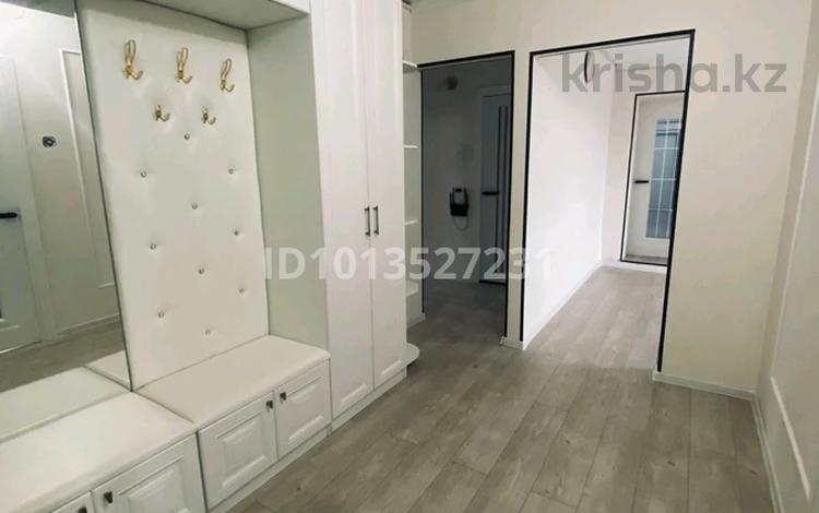 4-комнатная квартира · 90 м² · 9/9 этаж, мкр 11, Аз-Наурыз 10 — Маметова/ Аз-Наурыз за 200 000 ₸ в Актобе — фото 2