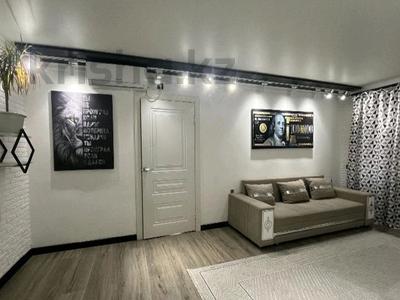 2-комнатная квартира · 47 м² · 2/3 этаж, Желтоксан 34 — Прямо площадь за 15 000 〒 в 