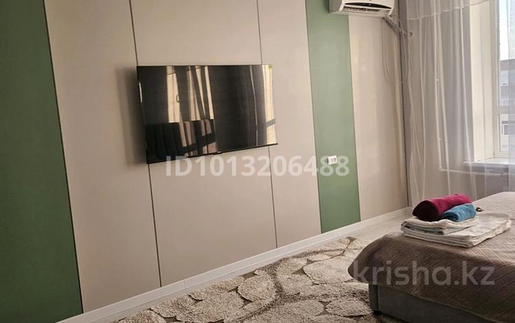 1-комнатная квартира · 40 м² · 4/5 этаж, Сванкулова 8/1 — Центр автостанция тд Феникс за 15 000 ₸ в Балхаше — фото 2
