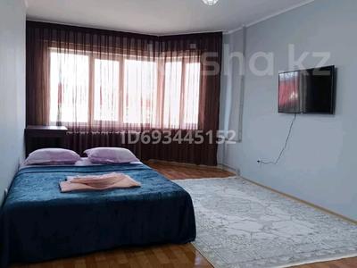 1-комнатная квартира · 52 м² · 3/10 этаж, Владимирская 23 за 10 000 〒 в Атырау, мкр Авангард-2