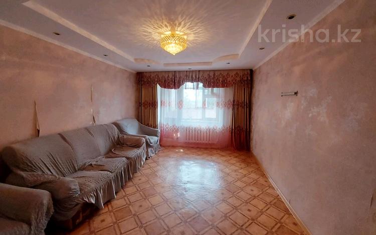 3-бөлмелі пәтер, 60 м², 4/5 қабат ай сайын, Ружейникова, бағасы: 90 000 〒 в Уральске — фото 2