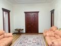 Отдельный дом · 4 комнаты · 650 м² · 10 сот., мкр Малый Самал за 2.5 млн ₸ в Шымкенте, Туран р-н
