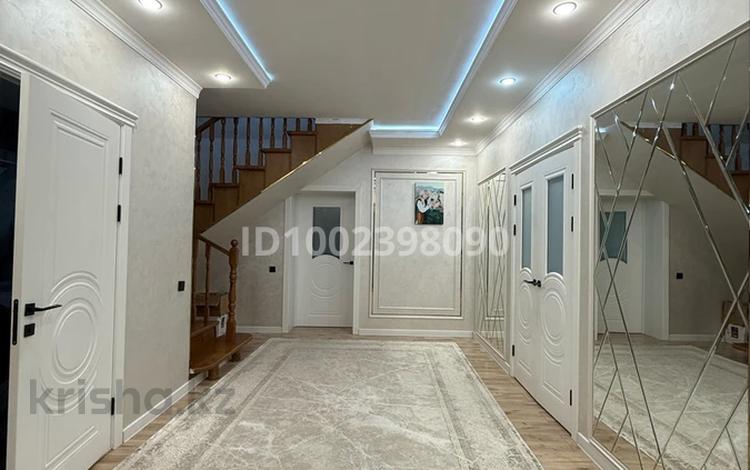 Дом · 7 комнат · 280 м², мкр Таусамалы — Жандосова за 110 000 〒 в Алматы, Наурызбайский р-н — фото 3