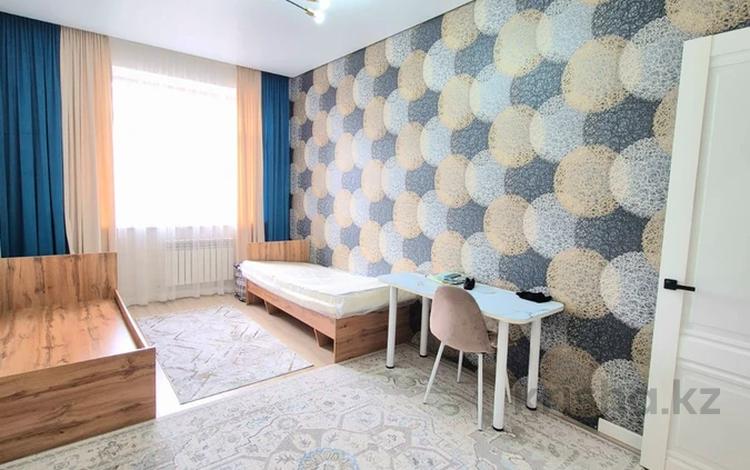 3-комнатная квартира · 90 м² · 4/9 этаж, ул. Бухар жырау 34 за 62.9 млн ₸ в Астане, Есильский р-н — фото 2