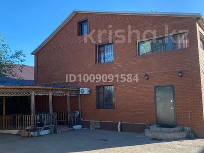 Дом · 6 комнат · 200 м², Геолог 2 58 за 60 000 〒 в Актобе, жилой массив Заречный-1