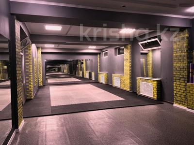 Еркін, кеңселер, дүкендер мен бутиктер, қоғамдық тамақтану орны, сұлулық салондары, ауыл шаруашылығы, монша, қонақ үй және демалыс орындары, медорталықтар мен дәріханалар, білім орталықтары, ойын-сауық · 254 м², бағасы: 105 млн 〒 в Алматы, Медеуский р-н