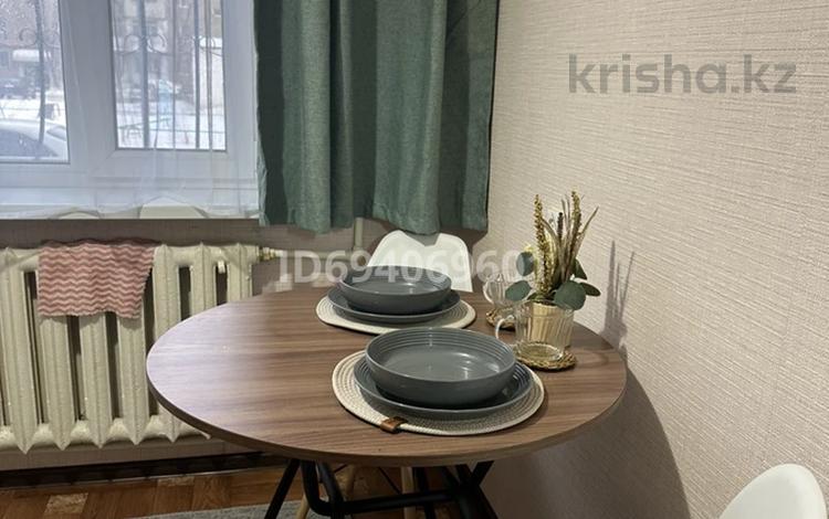 2-комнатная квартира · 44 м² · 1/5 этаж, мкр Юго-Восток, Муканова 6/2 за 2 000 ₸ в Караганде, Казыбек би р-н — фото 2