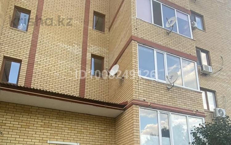 2-комнатная квартира · 68 м² · 4/5 этаж, Дружба народов 4/6 за 150 000 〒 в Аксае — фото 8