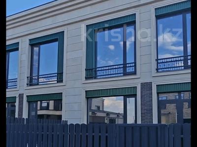 Часть дома · 6 комнат · 298 м² · 4.4 сот., Е321 7 за 270 млн ₸ в Астане, Есильский р-н