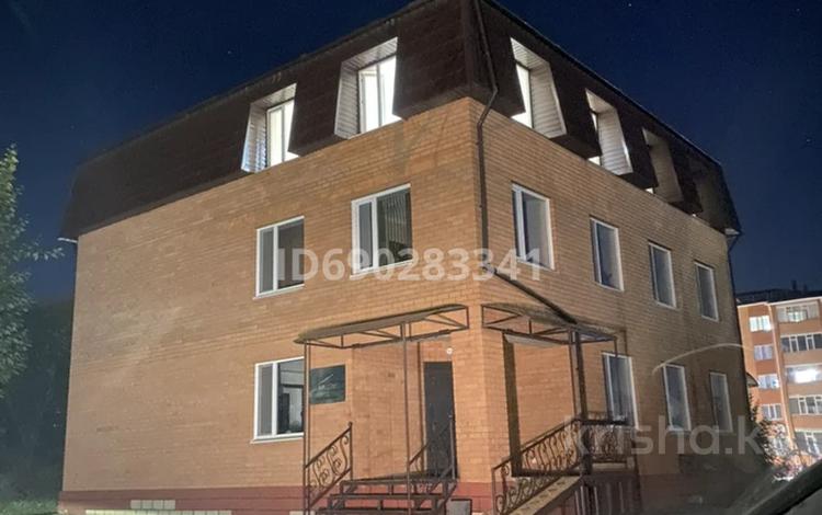 Свободное назначение, офисы, магазины и бутики, салоны красоты · 509 м² за 160 млн ₸ в Кокшетау — фото 2