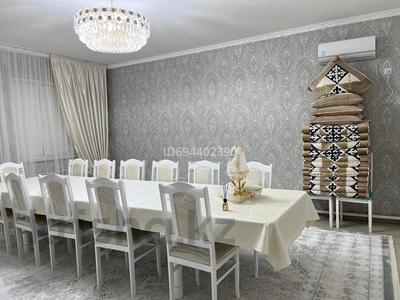 Отдельный дом • 5 комнат • 180 м² • 10 сот., Курмангалиев 70 за 24 млн 〒 в Алмалы