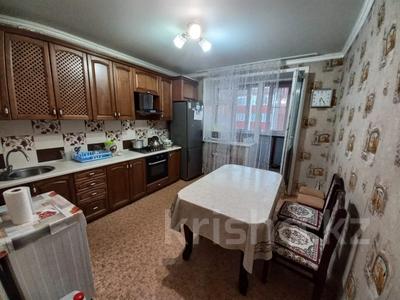 3-комнатная квартира · 86 м² · 4/5 этаж, Гастелло за ~ 32 млн 〒 в Петропавловске