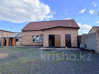 Жеке үй · 3 бөлме · 70 м² · 6 жүзд., Туркестанская 23, бағасы: 35 млн ₸ в Экибастузе
