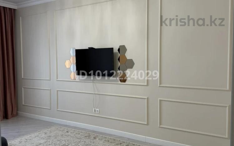 2-комнатная квартира · 64 м² · 3/3 этаж, Аманжолова за 300 000 ₸ в Астане, Сарайшык р-н — фото 2