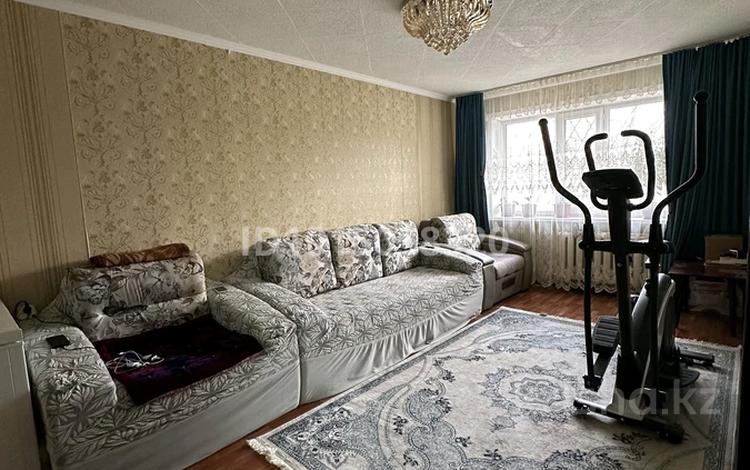 3-бөлмелі пәтер · 61 м² · 1/5 қабат, Абая 76, бағасы: 16 млн ₸ в Темиртау — фото 2