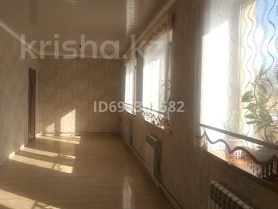 Отдельный дом • 3 комнаты • 136 м² • 25 сот., Мадениет 1 за 50 млн 〒 в Туркестане