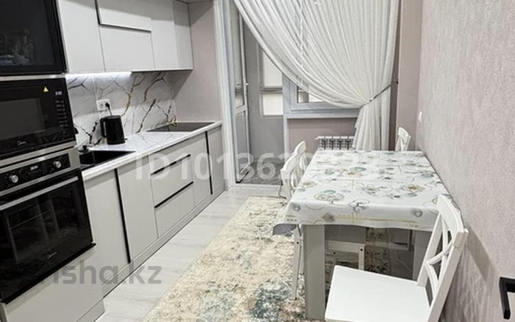 3-комнатная квартира · 80 м² · 3/3 этаж, мкр Туран-2 3401/31 за 250 000 ₸ в Шымкенте, Каратауский р-н — фото 2