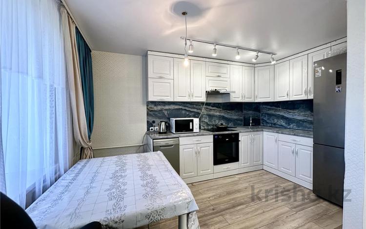 4-бөлмелі пәтер · 80 м² · 5/5 қабат, мкр Михайловка , Крылова 4а, бағасы: 33 млн ₸ в Караганде, Казыбек би р-н — фото 2