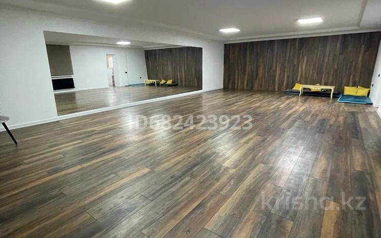 Свободное назначение, офисы · 130.6 м² за 350 000 ₸ в Астане, р-н Байконур — фото 2