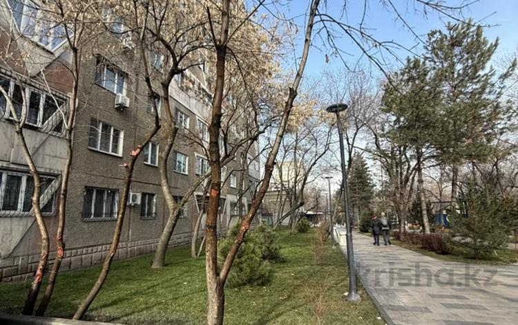1-бөлмелі пәтер · 41 м² · 5/9 қабат, мкр Аксай-4 61 — Улугбека и Момыш улы, бағасы: 180 000 ₸ в Алматы, Ауэзовский р-н — фото 2