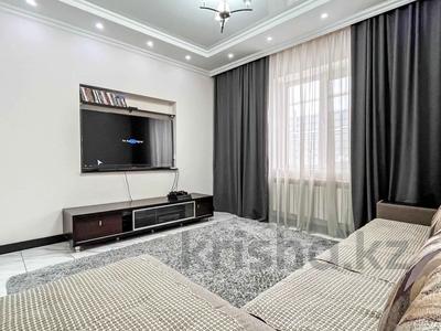 5-комнатная квартира, 210 м², 2 этаж, Рыскулбекова 43 за 100 млн 〒 в 