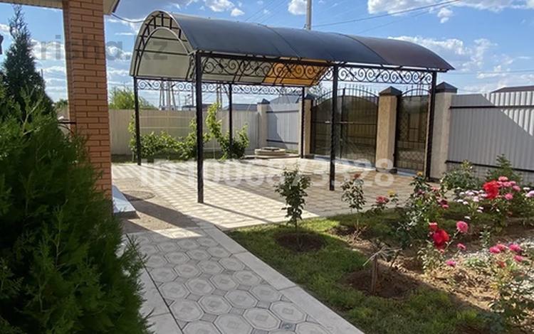 Отдельный дом · 4 комнаты · 170 м² · 8 сот., мкр Кунаева — Жайык 2 за 60 млн 〒 в Уральске — фото 2