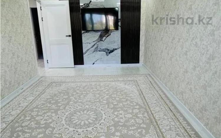 3-комнатная квартира · 62 м² · 4/5 этаж, мкр Юго-Восток, Республики — Средняя школа №15, Средняя школа №27, Школа-лицей №57 им. С. Саттарова, Ясли-сад №41 "Гүлдер" за 23.5 млн ₸ в Караганде, Казыбек би р-н — фото 2
