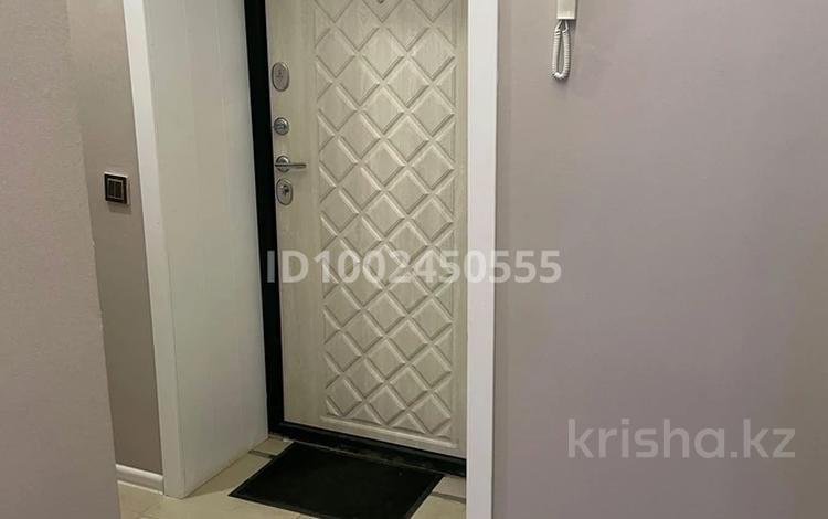 1-комнатная квартира · 60 м² · 9/10 этаж, мкр Кадыра Мырза-Али, Абулхаир хана 177 — Рядом Хачапури за 16 000 〒 в Уральске — фото 18