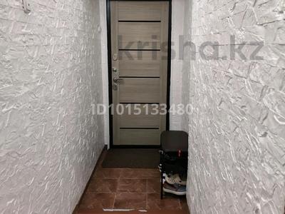 2-комнатная квартира · 52 м² · 2/9 этаж, Майкудук, Майкудук, 15й микрорайон 37 за 13.5 млн ₸ в Караганде, Алихана Бокейханова р-н