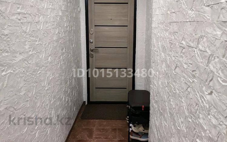 2-комнатная квартира · 52 м² · 2/9 этаж, Майкудук, Майкудук, 15й микрорайон 37 за 13.5 млн ₸ в Караганде, Алихана Бокейханова р-н — фото 2