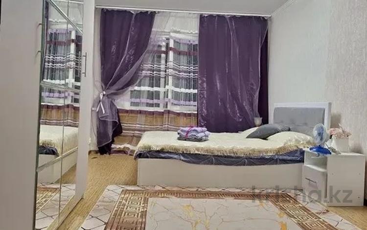 3-комнатная квартира, 80 м², 1/4 этаж помесячно, мкр Коктем-1 9