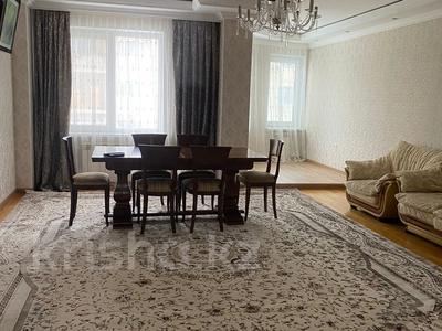 3-комнатная квартира, 129 м², 3/9 этаж помесячно, ул Кулманова 1а за 400 000 〒 в Атырау