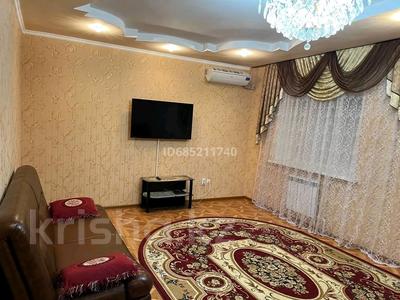 1-бөлмелі пәтер, 60 м², 3/5 қабат тәулігіне, Авангард 2 мкр, бағасы: 8 000 〒 в Атырау, мкр Авангард-2