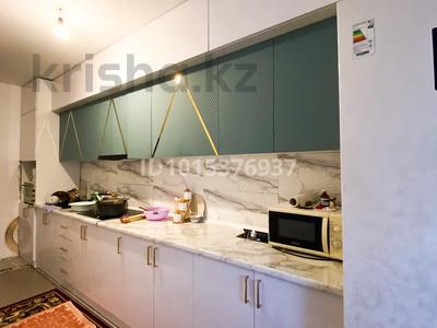 3-бөлмелі пәтер · 87 м² · 8/12 қабат, 33-ш/а. 6, бағасы: 160 000 ₸ в Актау, 33-й мкр