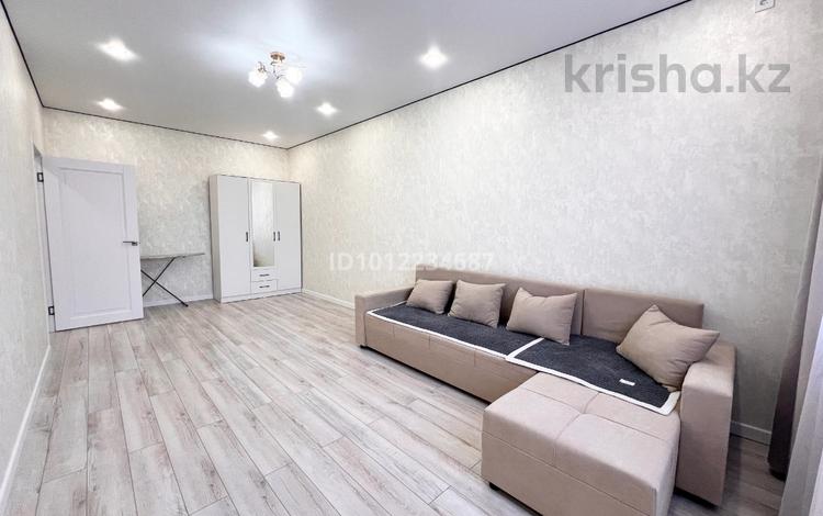 2-бөлмелі пәтер · 45 м² · 9/12 қабат, Байтурсынова 18, бағасы: 200 000 ₸ в Астане, Алматы р-н — фото 2