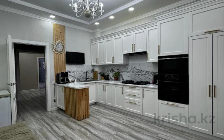 4-комнатная квартира · 134.7 м² · 8/10 этаж, мкр. Алтын орда, Молдагуловой за 57.5 млн ₸ в Актобе — фото 13