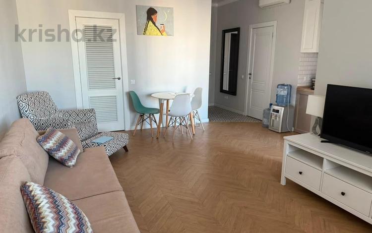 2-комнатная квартира · 43 м² · 18/21 этаж, Кабанбай батыра 29 за 280 000 ₸ в Астане, Нура р-н — фото 2