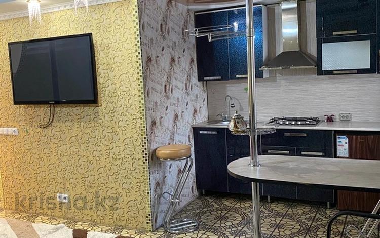 1-бөлмелі пәтер · 40 м² · 2/5 қабат, Шакарима 35 — Дулатова, бағасы: 180 000 ₸ в Семее — фото 3