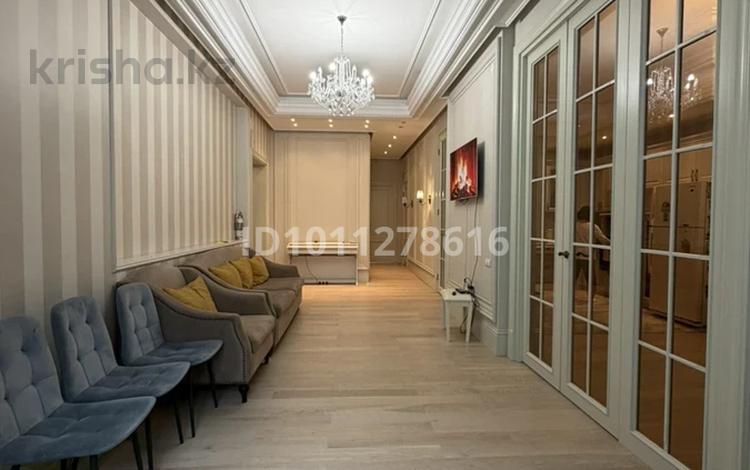 3-бөлмелі пәтер · 120 м², Кабанбай батыра 7 — Центральный парк, бағасы: 110 млн ₸ в Астане, Нура р-н — фото 113