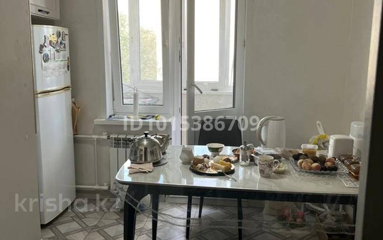 3-бөлмелі пәтер · 70 м² · 5/6 қабат, Пр. Абилкайыр-хана 60/3 — 21 школа, бағасы: 28 млн ₸ в Актобе — фото 2